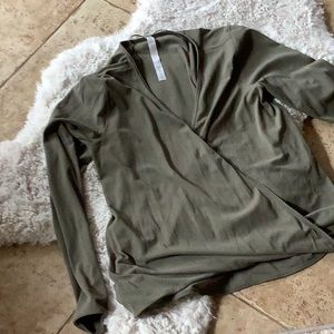 Lululemon criss cross top